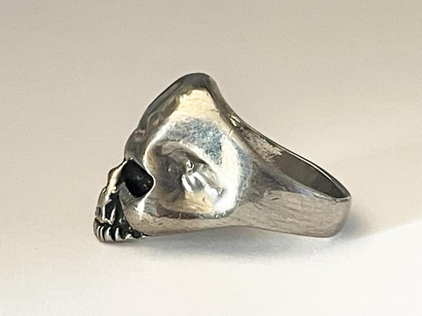 Cool Silver Ring med en Döskalle / Dödskalle - Stl 21