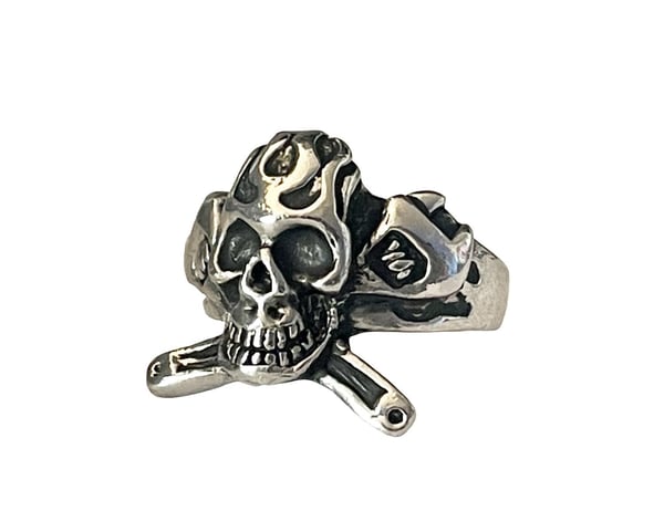 Cool Silver Ring med en Döskalle / Dödskalle - Stl 21,5