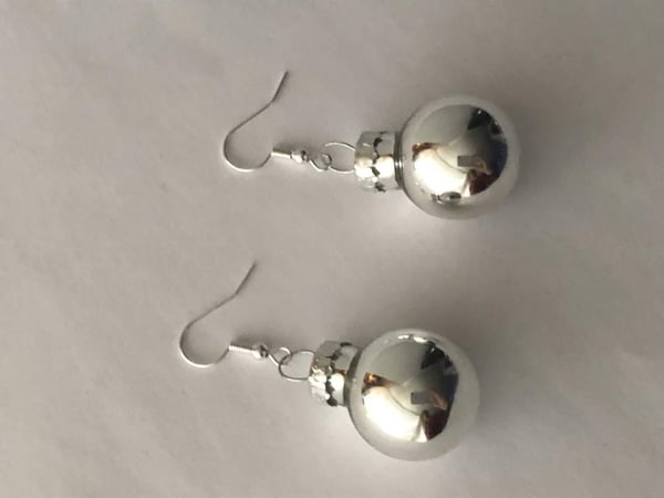 Silver Örhängen till Jul / Christmas - Silver Blanka Julkulor