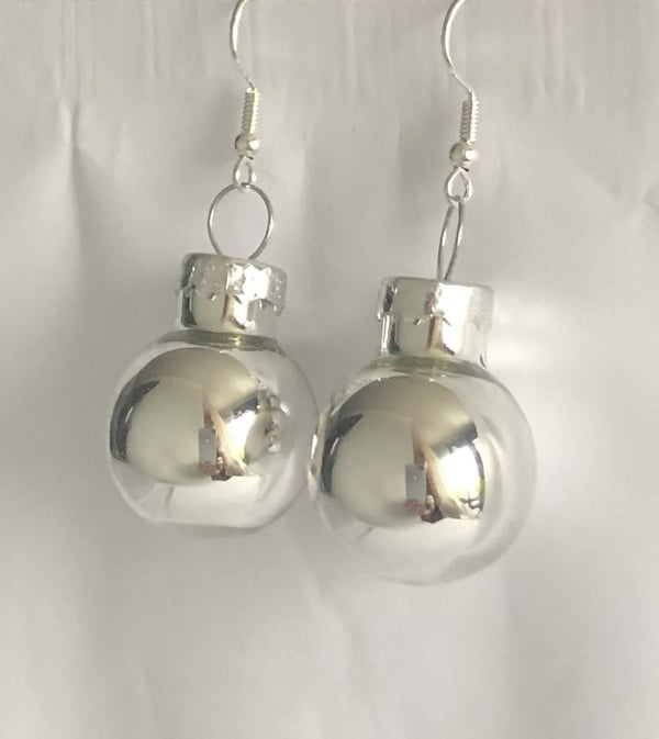 Silver Örhängen till Jul / Christmas - Silver Blanka Julkulor