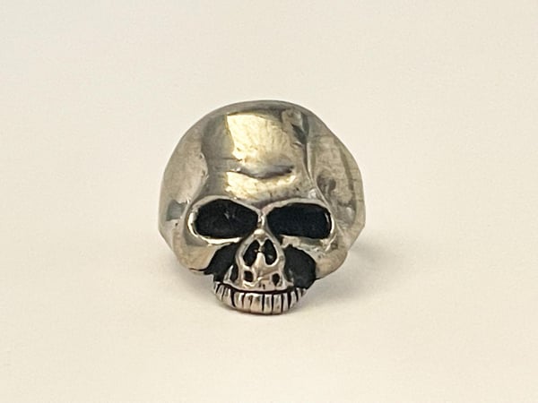 Cool Snygg Silver Ring med en Döskalle / Dödskalle - Stl 21,5