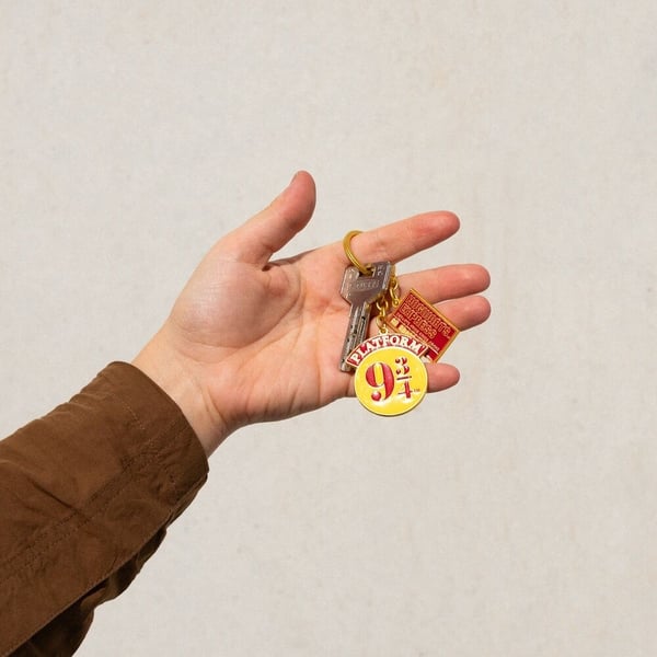 Harry Potter Platform 9 3/4 keychain