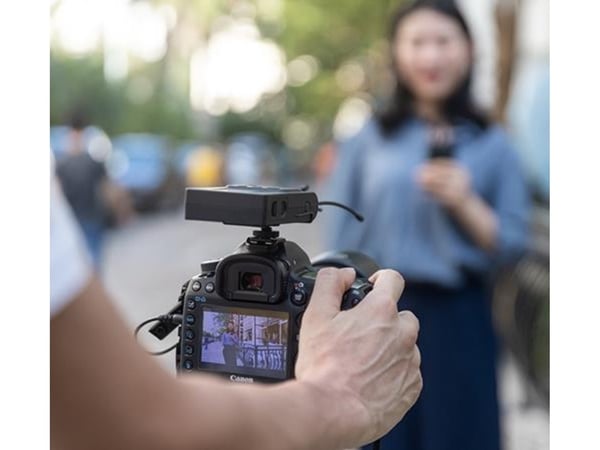 BOYA RX8 Pro – Dobbeltkanal UHF Modtager med LCD og 3,5 mm Udgang