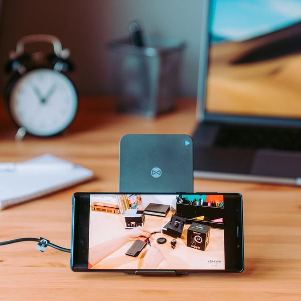 FOREVER 10W Hurtig QI Trådløs oplader - Til iPhone / Android