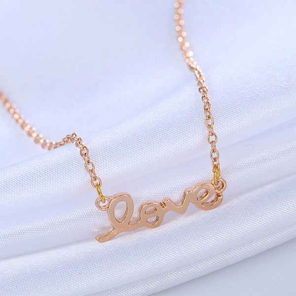 Halsband med hänge - "Love" Silver / Guld
