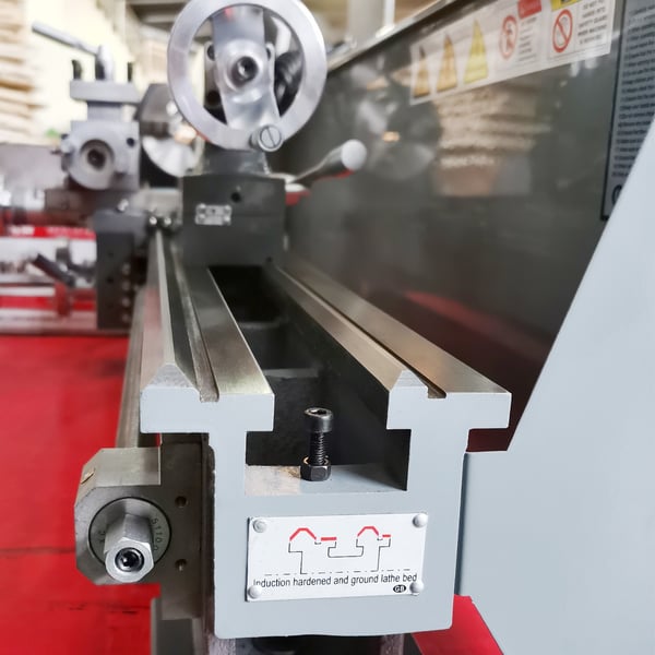 750W 50-2500 rpm 8,3" x 29,5" tung metallsvarv med digital display, borstlös motor, exakt hastighetsreglering, förbättrad säkerhet