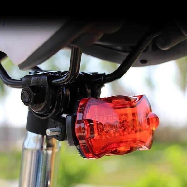 5000 lumen 3xLED vattentät laddningsbar främre cykelstrålkastare med cykelbakljus, 4 lägen, 50-100m synligt avstånd