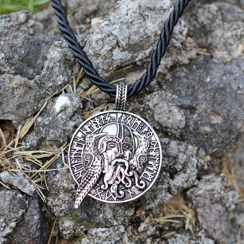 Pirate Possessed Viking Necklace Halsband