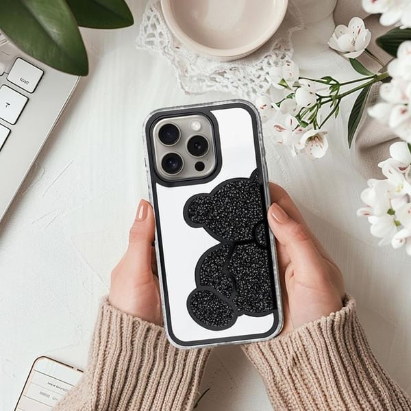 Mobilskal till iPhone 16 Pro Max Teddy Bear - Svart