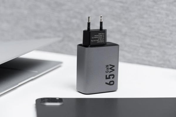Forcell F-Energy GaN Vægoplader 65W 2xUSB-C 1xUSB-A VT-42B - Grå