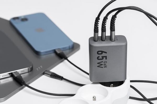 Forcell F-Energy GaN Vægoplader 65W 2xUSB-C 1xUSB-A VT-42B - Grå