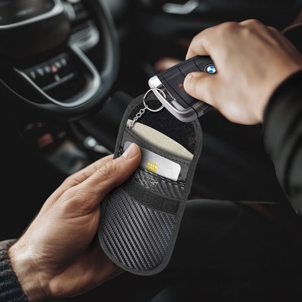 Tech-Protect RFID-blockerande nyckelfodral för keyless bilnyckel  Carbon Svart