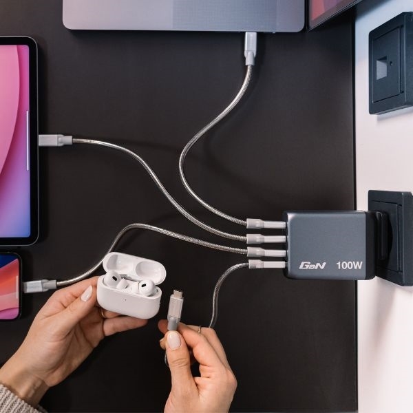 Verbatim Snabbladdare 100W GaN 3xUSB-C USB-A EU/UK/US - Svart