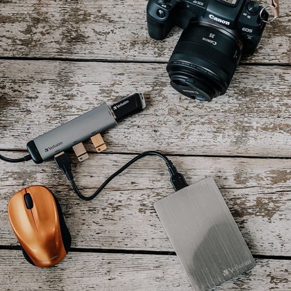 Verbatim USB-C til USB-A 4-Ports Hub-adapter 49147 - Sølv