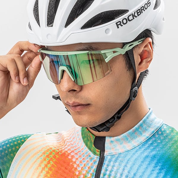 Rockbros Photochromic-pyöräilylasit UV-suojalla - Musta