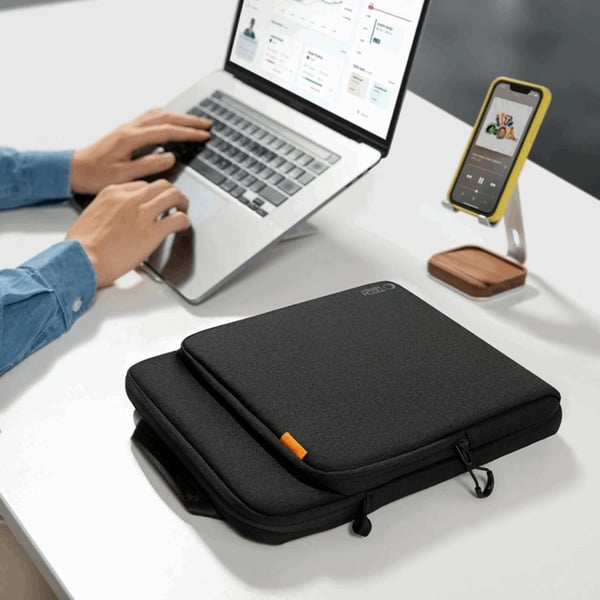 Tech-Protect Tietokonekotelo 13\"-14'' Defender VR - Musta