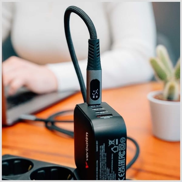Verbatim USB-C–USB-C 100W -kaapeli 120 cm Sync & Charge – Musta