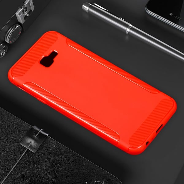 Carbon Brushed Mobilskal till Samsung Galaxy J4 Plus - Röd