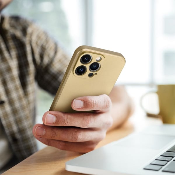 METALLIC Skal för iPhone 14 PRO PRO guld