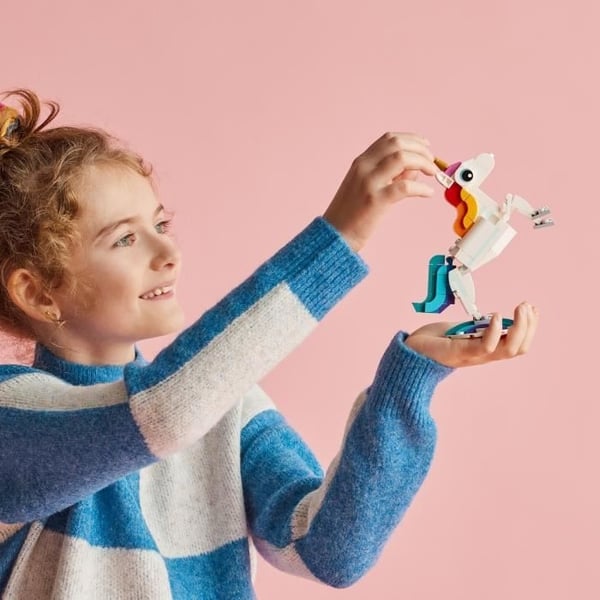 LEGO Creator 3-i-1 31140 Magisk enhjørning, søhest og påfugl legetøj, dyrefigurer
