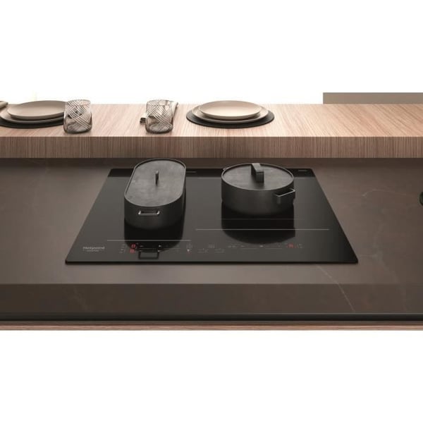 Induktionskogeplade - HOTPOINT - 3 zoner - HB2760BNE - L 59 x D 51 cm - 7200W i alt - Sort