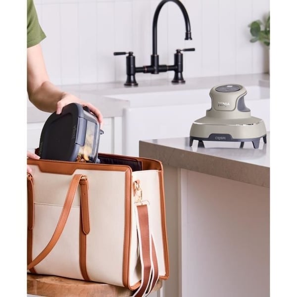 NINJA Bærbar Oliefri Frituregryde - CRISPI - 1,4L og 3,8L Beholdere - 4 Forudindstillede Programmer - 1400W - Beige