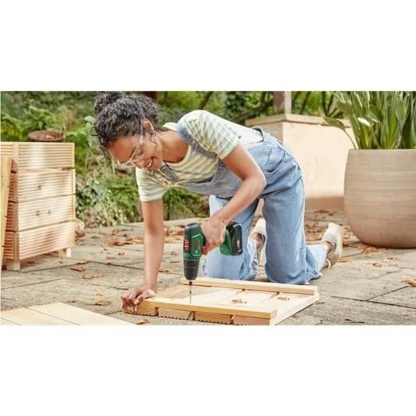 Bosch EasyDrill 18V 40 bore-/skruemaskine + 2 x 18V 1,5Ah batterier + Systembox med 241 tilbehør + oplader AL1810CV 06039D8007