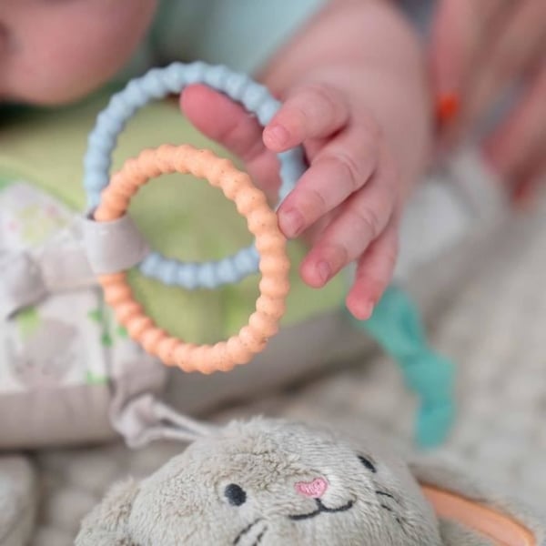INGENUITY Sylvi Baby Legemåtte til mavetid med sensorisk legetøj