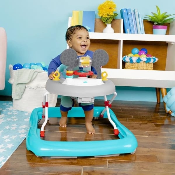 DISNEY BABY - MICKEY - 2-i-1 Sammenklappelig Gåvogn med Indbygget Aftageligt Aktivitetslegetøj, Musik, Lys, Justerbar Højde