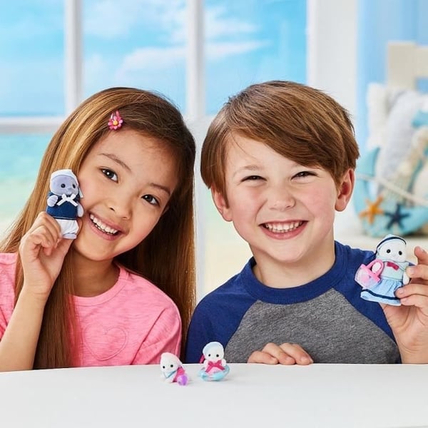 Nivelperhe - SYLVANIAN FAMILIES - Hyljeperhe - 4 hahmoa ja rantatarvikkeita