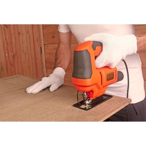 400W stiksav - 3000 o/min, 18 mm slaglængde, T-klinge, skærekapacitet træ 65 mm/stål 6 mm/aluminium 10 mm - BLACK+DECKER