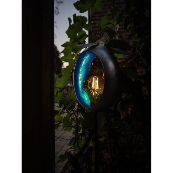 Solcellelanterne - GARDEN ID Lagune - Ø16 h80 cm - Batterilevetid 6-8 timer - Tænd/sluk-knap - Genopladeligt AAA-batteri.