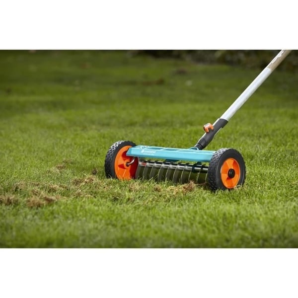 GARDENA 32 cm Combisystem vertikalskærer på hjul - Anti-tilstopningsblade i rustfrit stål - Anti-mos og smuldrende - 25 års garanti (3395-20)