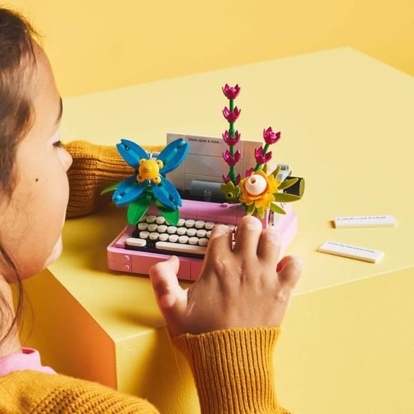 LEGO Creator 31169 3-i-1 Blomsterskrivemaskine - Spil for piger fra 8 år