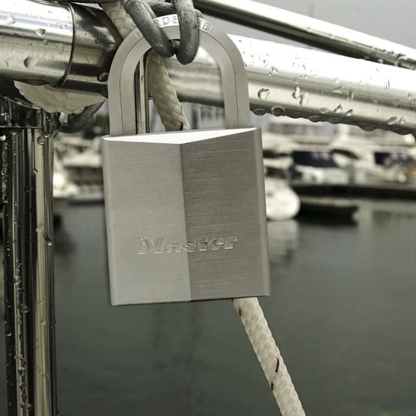 Forniklet messinghængelås 40 mm - MASTER LOCK - Sekskantet bøjle - Høj sikkerhed - 4 nøgler medfølger
