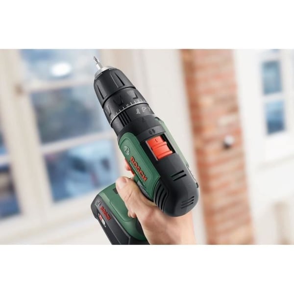 Bosch Akku-slagboremaskine - UniversalImpact 18 (Leveres med 2 x 18V-1,5Ah batterier + oplader + bæretaske)