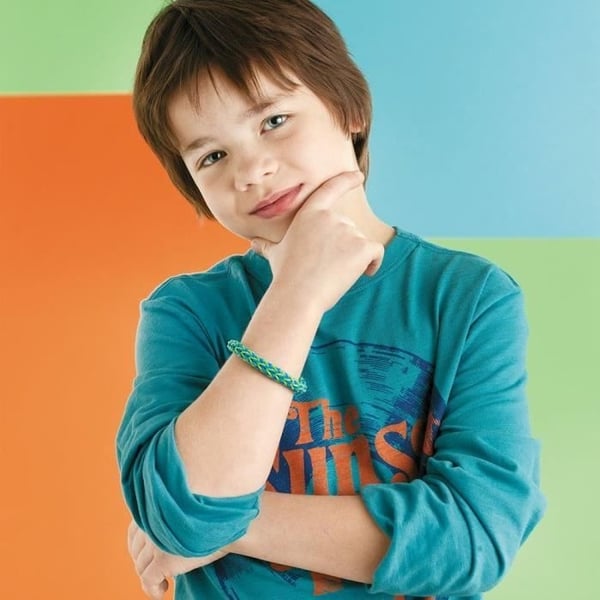 Rainbow Loom armbåndssæt - Væv med 5600 elastikker, charms og perler - BANDAI
