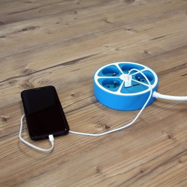 Rundt design strømskinne - CHACON - 4X16 A - 1,5 m ledning - Med 2 USB-A + Afbryder - Blå