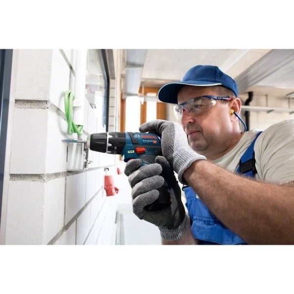Bosch Professional GSB 12V-15 Slagboremaskine + 10 tilbehør + 2 x 2,0 Ah batterier + kuffert