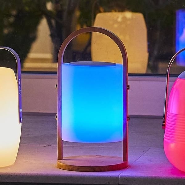 Langaton Bluetooth-kaiutinvalaisin - LUMISKY - WOODY PLAY - K37 cm - Puinen kahva - Himmennettävä valkoinen ja monivärinen LED