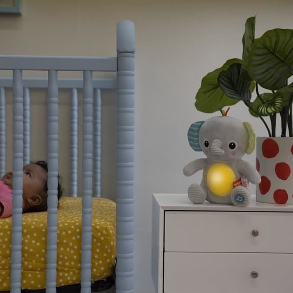 BRIGHT STARTS Babylegetøj, tøjdyr, natlampe, Kram-en-farvel elefantunge, lyde og lys