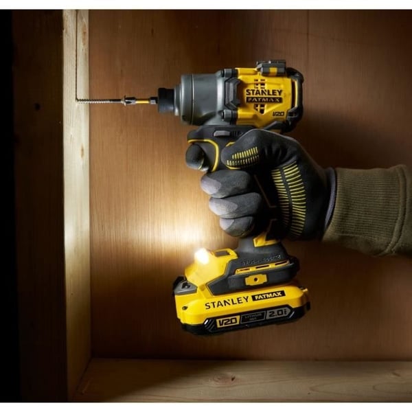 Batteridrevet slagskruetrækker + 2 x 2Ah batterier + oplader - 18V - Stanley Fatmax - Børsteløs - SFMCF830D2K-QW