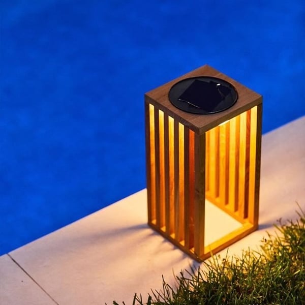 Dekorativ solcellelanterne - LUMISKY - CHENNAI - H30 cm - Massivt teaktræ - Varm hvid LED