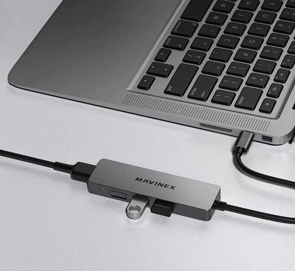 USB C Hub SuperSpeed - 4 porttia
