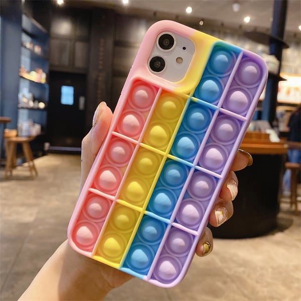 iPhone 12 / iPhone 12 Pro -kuori - Pop it Fidget Monivärinen
