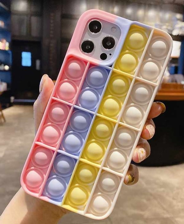 iPhone 11 / iPhone XR kuori - Pop-it Fidget Monivärinen