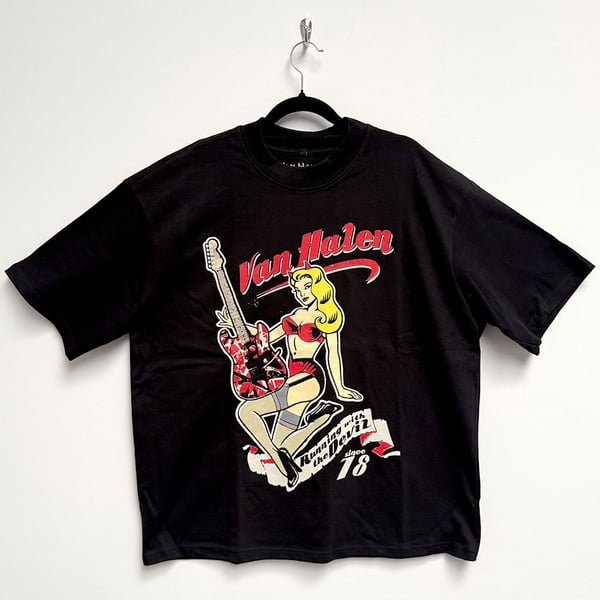Van Halen Unisex Oversized Boxy T-Shirt: Running With The Devil (Black) (Medium)