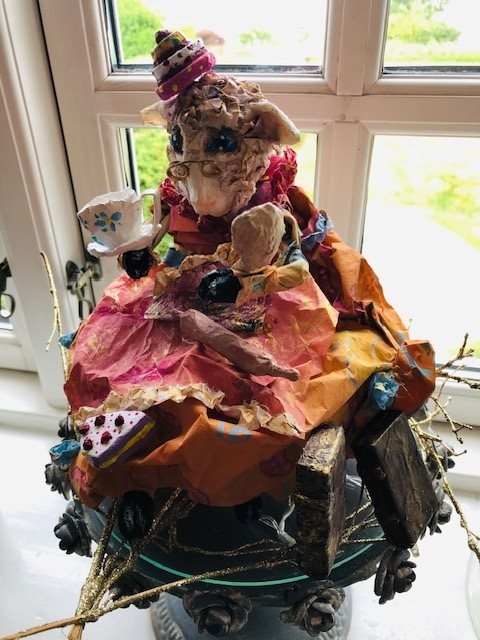 Mrs. Sheep Cake og hennes fantastiske kakehus - Papirkunst