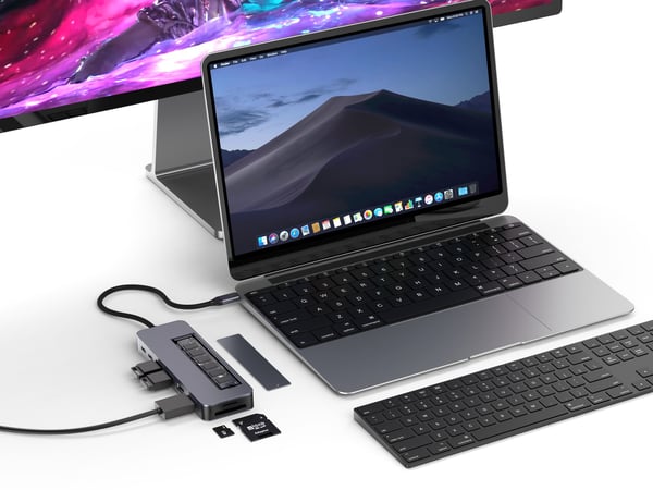 NÖRDIC USB-C 1 til 9 Dokkingstasjon 1xHDMI4K60Hz 1xUSB-C PD 100W, 1xUSB-C, 3xUSB-A, 1xSD-spor, 1xMicroSD-spor, 1xM.2 SSD NVMe