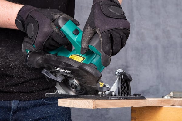 VONROC Værktøjssæt VPower 20V | Boremaskine, Stiksav, Multiværktøj, Vinkelsliber, Rundsav, Bajonetsav, LED-lampe | Inkl. 2x 4.0Ah akku, oplader og tas
